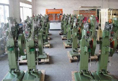 汽車離合器片鉚釘機(jī) 現(xiàn)機(jī)供貨，一站式滿足您的生產(chǎn)與采購需求